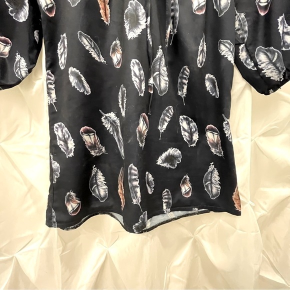 Navy feather satin feel top size medium - Picture 4 of 6